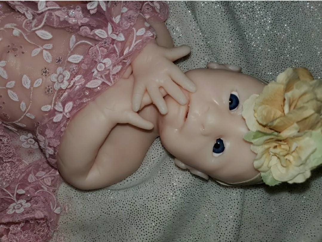 Full body silicone art doll  18" lior dacey