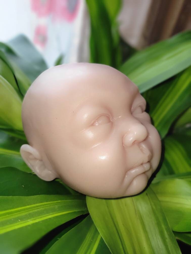 Silicone baby head for cloth or full body