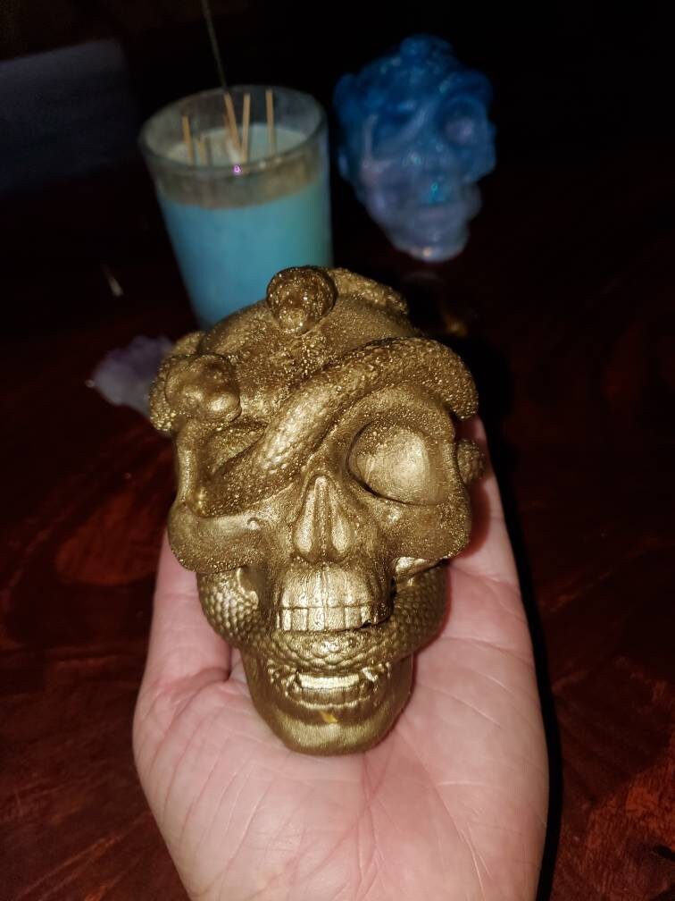 Gorgeous resin skull you choose color