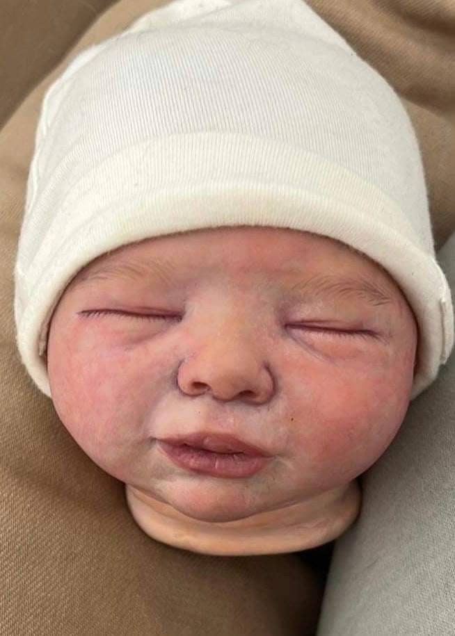 Silicone baby head for 17" cuddle baby