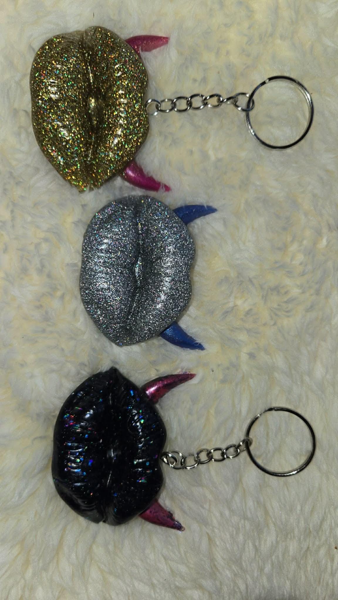 resin lip keychain